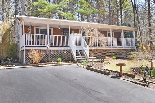 680 Hazard Rd, West Greenwich, RI, 02817-1913 | Card Image