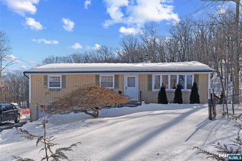 11 Glenn Ter, Fredon, NJ, 07860-5112 | Card Image