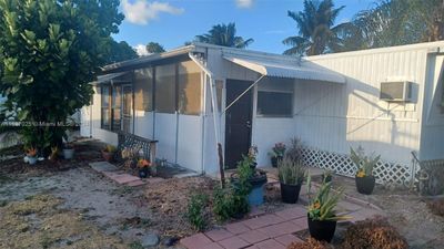 829 Ne 62nd Ct, House other with 2 bedrooms, 2 bathrooms and null parking in Pompano Beach FL | Image 2