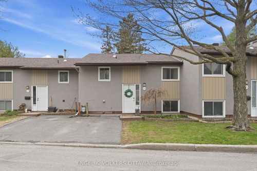 16-374 Woodfield Drive, Tanglewood - Grenfell Glen - Pineglen, ON, K2G3W9 | Card Image