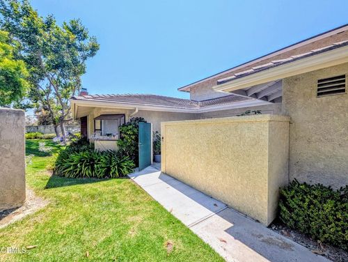 967 Murdoch Ln, Ventura, CA, 93003-7518 | Card Image
