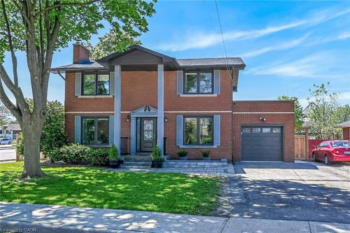 1 Sandringham Ave, Hamilton, ON, L9C2H3 | Card Image