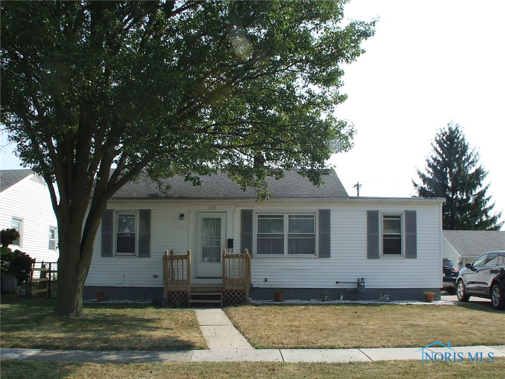 Holgate Ave, Maumee, OH 43537