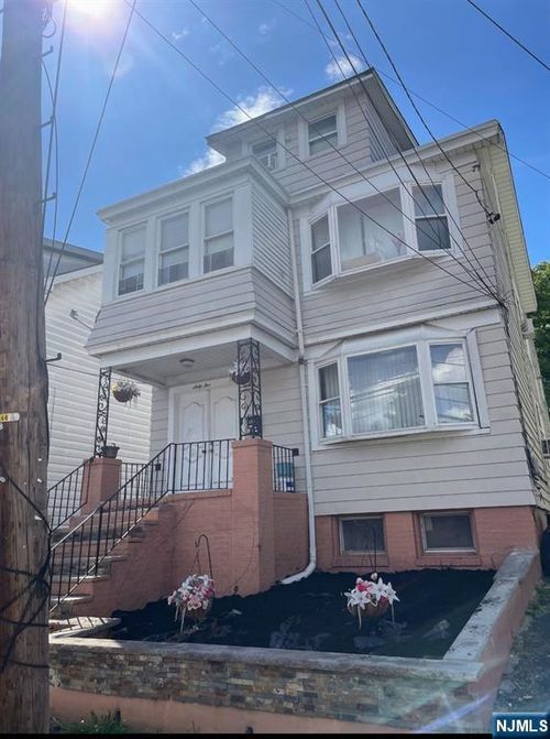 65 38th St, Irvington, NJ, 07111-1204 | Card Image