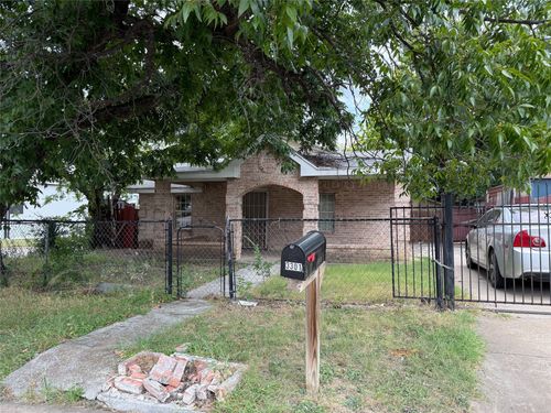 3301 S Main St, Fort Worth, TX, 76110-4234 | Card Image