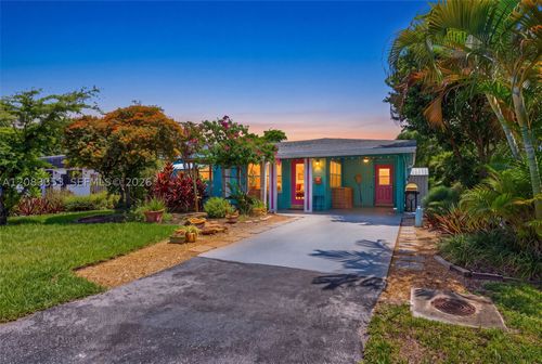 4831 Ne 8th Ave, Oakland Park, FL, 33334-3215 | Card Image