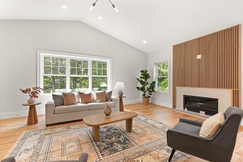 38 Freeport Dr, Burlington, MA, 01803-1845 | Card Image