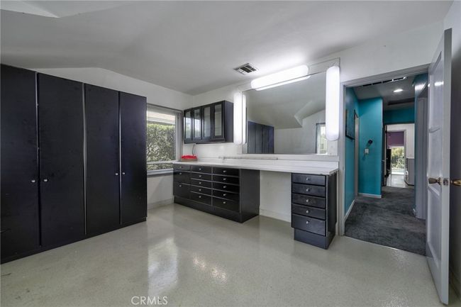 2120 N Rose St, House other with 3 bedrooms, 2 bathrooms and 2 parking in Burbank CA | Image 16