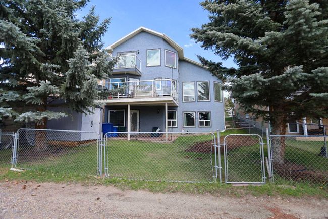 637 Woodbine Boulevard Sw, Home with 4 bedrooms, 3 bathrooms and 5 parking in Calgary AB | Image 36