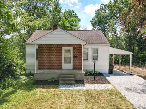 1672 Battery B St, Akron, OH, 44305-3502 | Card Image