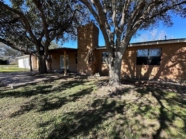 150 Private Quiroga Street, House other with 4 bedrooms, 2 bathrooms and null parking in Beeville TX | Image 2