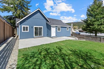 206 W Dakota Avenue, House other with 3 bedrooms, 1 bathrooms and null parking in Roslyn WA | Image 2