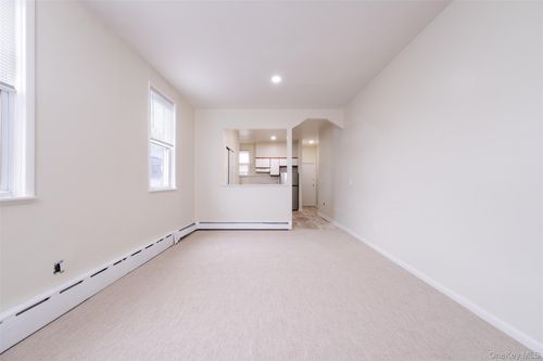 apt-3-115 Wolfs Ln, Pelham, NY, 10803-1839 | Card Image