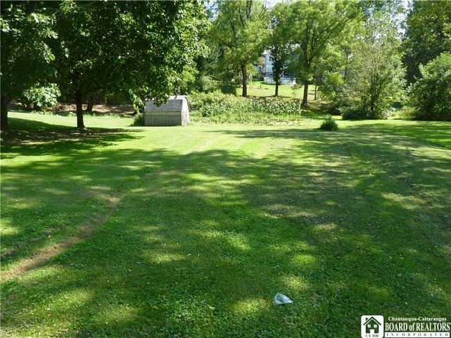 Large back yard | Image 32