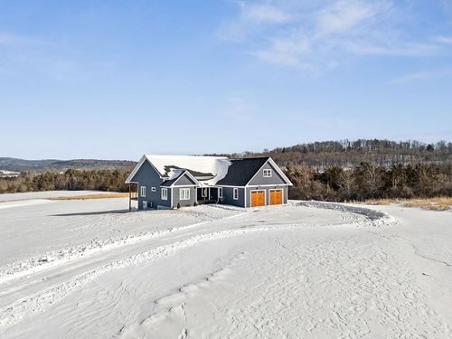 302 Matthews Mdws, Ferrisburgh, VT, 05456-4415 | Card Image