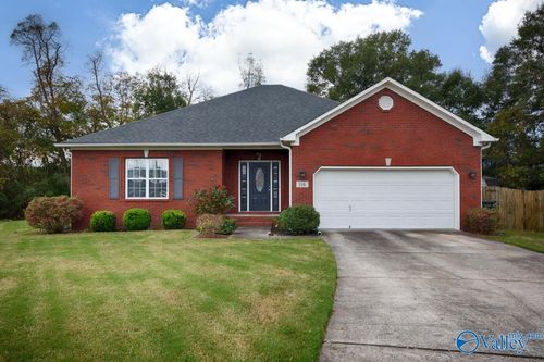 116 Red Sunset Cir, Owens Cross Roads, AL, 35763-8531 | Card Image