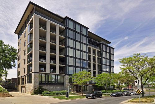 302-301 Kenwood Pkwy, Minneapolis, MN, 55403-1162 | Card Image