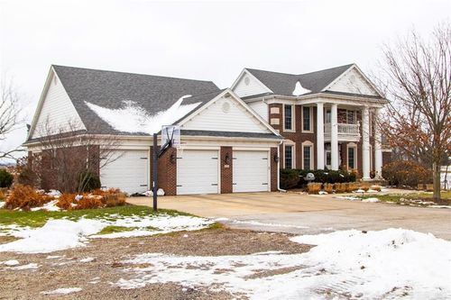 625 Ne 72nd St, Pleasant Hill, IA, 50327-8068 | Card Image