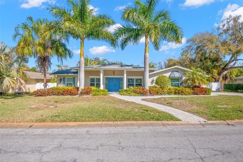 8 Ambleside Dr, Belleair, FL, 33756-1910 | Card Image