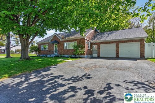 1445 Springhouse Rd, Allentown, PA, 18104-2223 | Card Image