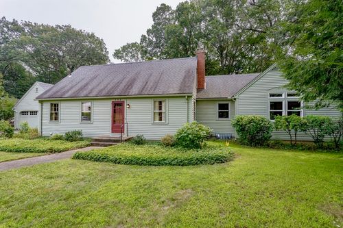 126 Western Cir, Westfield, MA, 01085-3421 | Card Image