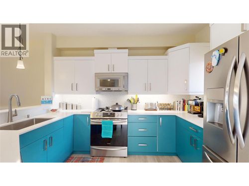 205-3996 Beach Ave, Peachland, BC, V0H1X5 | Card Image