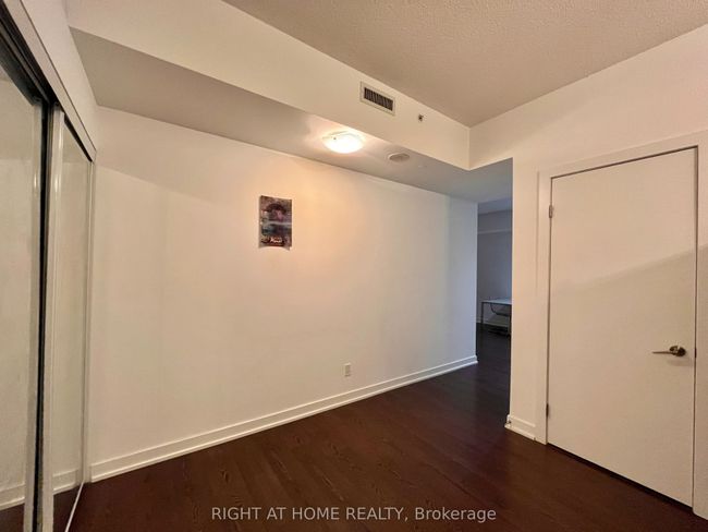 201 - 20 Bruyeres Mews, Condo with 2 bedrooms, 1 bathrooms and null parking in Toronto ON | Image 17