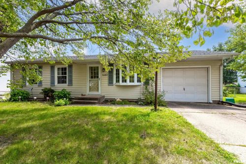 1440 Glenwood Dr, Le Claire, IA, 52753-9626 | Card Image