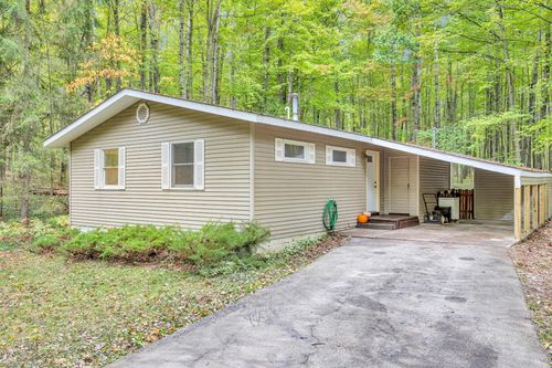 8128 Highland Trl, Canadian Lakes, MI, 49346-8954 | Card Image