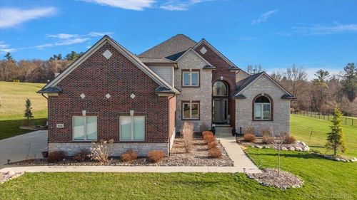 8166 Morningside Dr, Bruce Twp, MI, 48065-5354 | Card Image