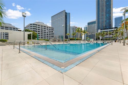 601-950 Brickell Bay Dr, Miami, FL, 33131-3972 | Card Image
