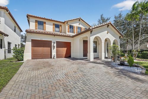 8541 Nw 38th St, Pembroke Pines, FL, 33024-5016 | Card Image