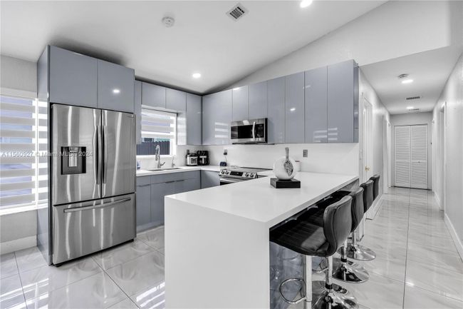 24260 Sw 129 Th Path, House other with 3 bedrooms, 1 bathrooms and null parking in Homestead FL | Image 4
