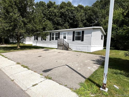 445 Chinkapin Rill, Oxford, MI, 48371-6373 | Card Image