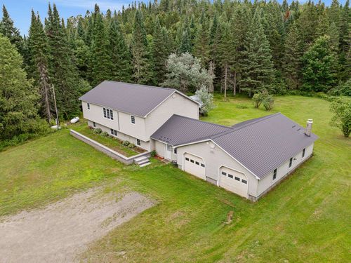 29 Pine Tree Cir, Pittsburg, NH, 03592-5218 | Card Image