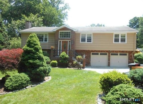 131 Old Elm Rd, Fairfield, CT, 06825-1132 | Card Image