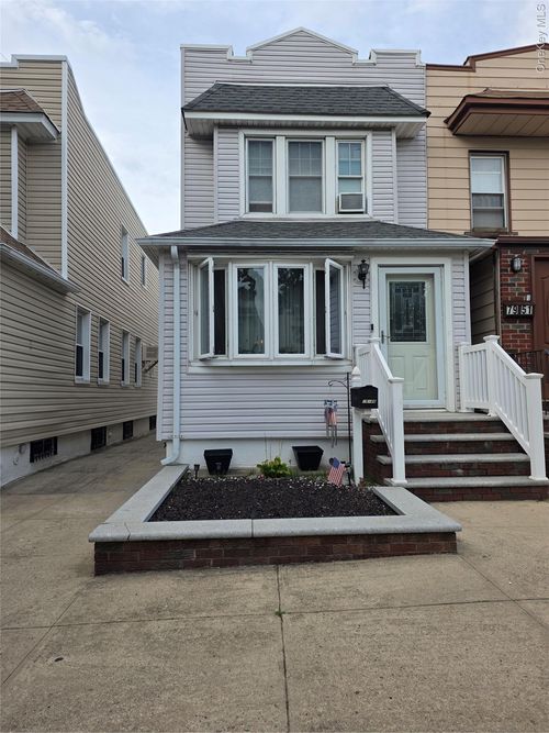 7949 77th Rd, Glendale, NY, 11385-7503 | Card Image