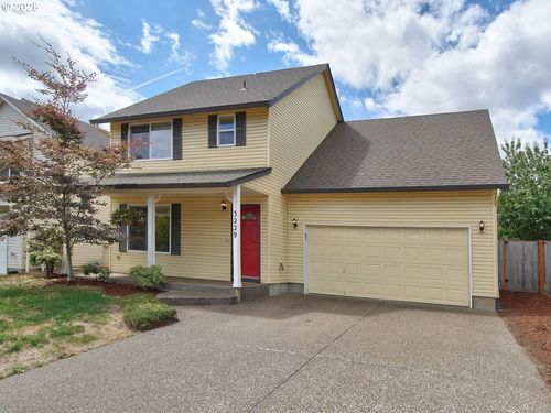 3229 N Meridian St, Newberg, OR, 97132-6054 | Card Image