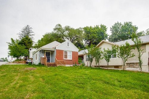 2660 Armstrong Ave, Kansas City, KS, 66102-4014 | Card Image