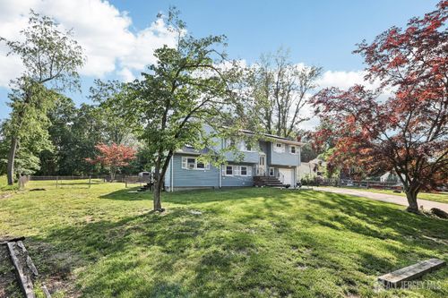 16 Kerschner Ln, East Brunswick, NJ, 08816-2424 | Card Image