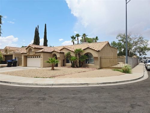 925 Chaps Cir, Henderson, NV, 89002-9517 | Card Image