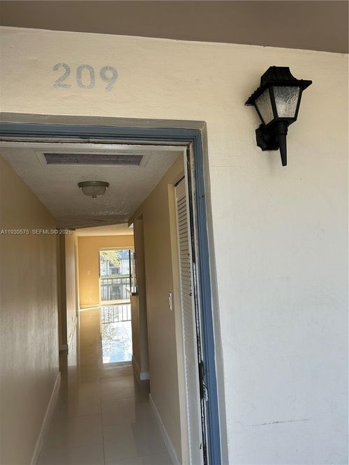 apt-209-7910 Colony Cir N, Tamarac, FL, 33321-8318 | Card Image