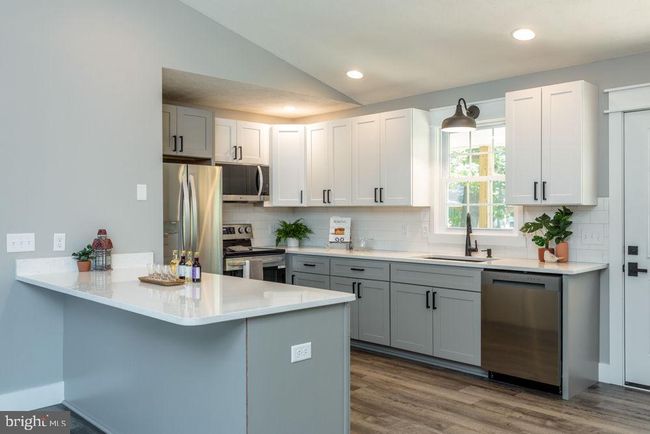 145 Memorial Park Dr, House other with 3 bedrooms, 2 bathrooms and null parking in TIMBERVILLE VA | Image 4