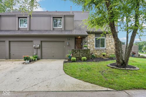 581 Conner Creek Dr, Fishers, IN, 46038-1825 | Card Image