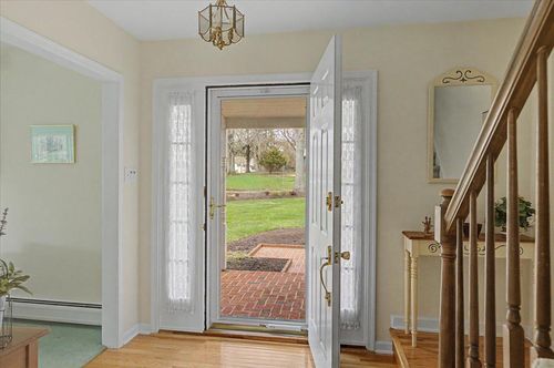 4 Brookdale Dr, DOYLESTOWN, PA, 18901-5074 | Card Image