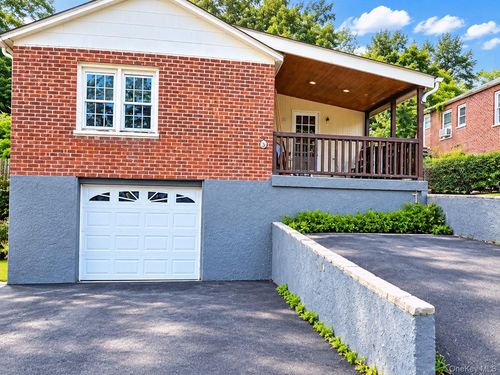 11 Phyllis Dr, Ellenville, NY, 12428-1011 | Card Image