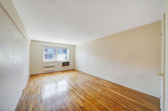 APT-28C - 100 Lincoln Ave, Home with 2 bedrooms, 2 bathrooms and null parking in Mineola NY | Image 6