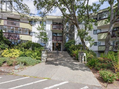 114-3962 Cedar Hill Rd, Victoria, BC, V8N3B8 | Card Image