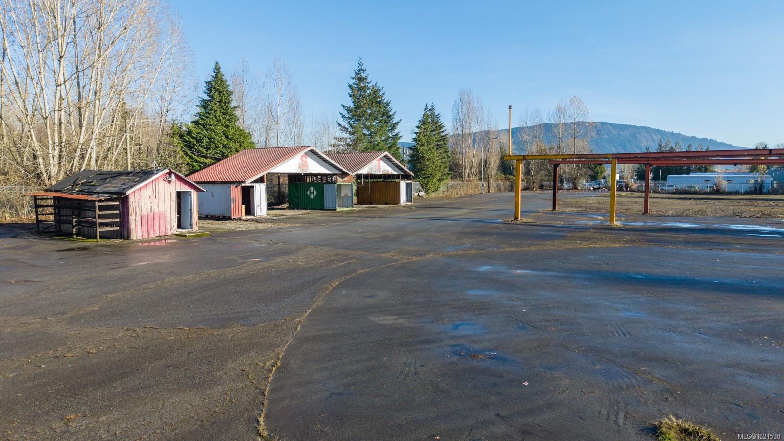 Commercial Sale in Duncan 3