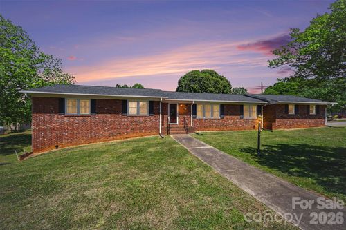 1300 Briarcliff Rd, Shelby, NC, 28152-6312 | Card Image